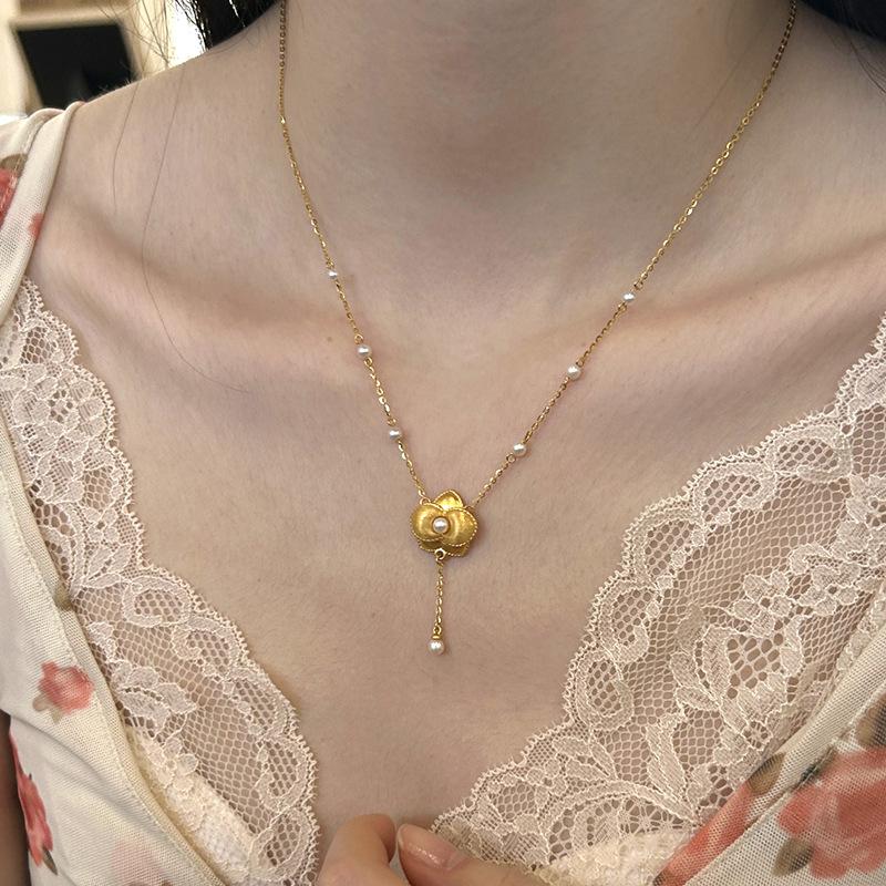 Pearl Trim Chain - 풍부하고 절묘한 벨벳 치자 나무 진주